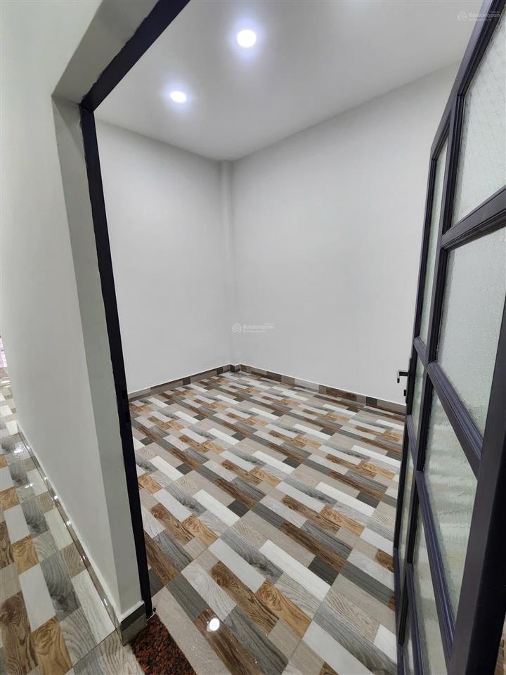 Nhà bán. ngay mặt tiền quốc lộ 50 cũ. đ mới văn tiến dũng. dt 4m7x43m. lửng 4 phòng ngủ