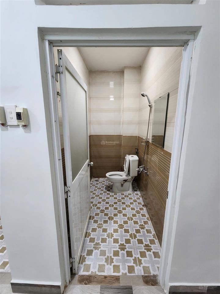 Nhà bán. ngay mặt tiền quốc lộ 50 cũ. đ mới văn tiến dũng. dt 4m7x43m. lửng 4 phòng ngủ