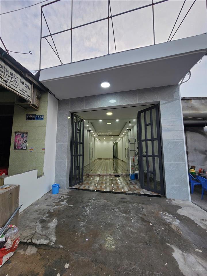 Nhà bán. ngay mặt tiền quốc lộ 50 cũ. đ mới văn tiến dũng. dt 4m7x43m. lửng 4 phòng ngủ