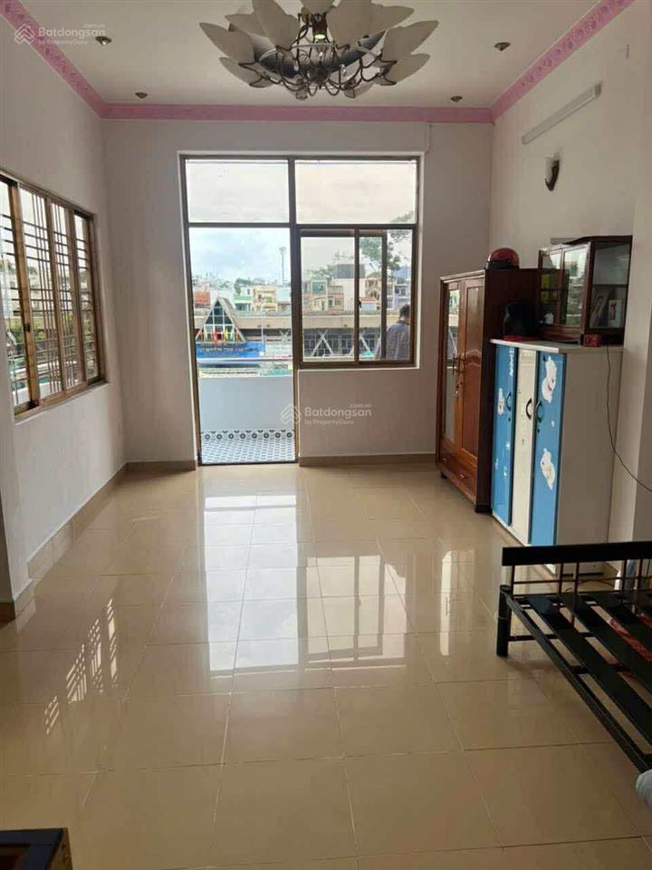 Bán nhà mặt tiền nguyễn lâm p6 q10 5pn. 4wc nhà mới cứng vô ở và kinh doanh liền. giá rẻ nhất kv