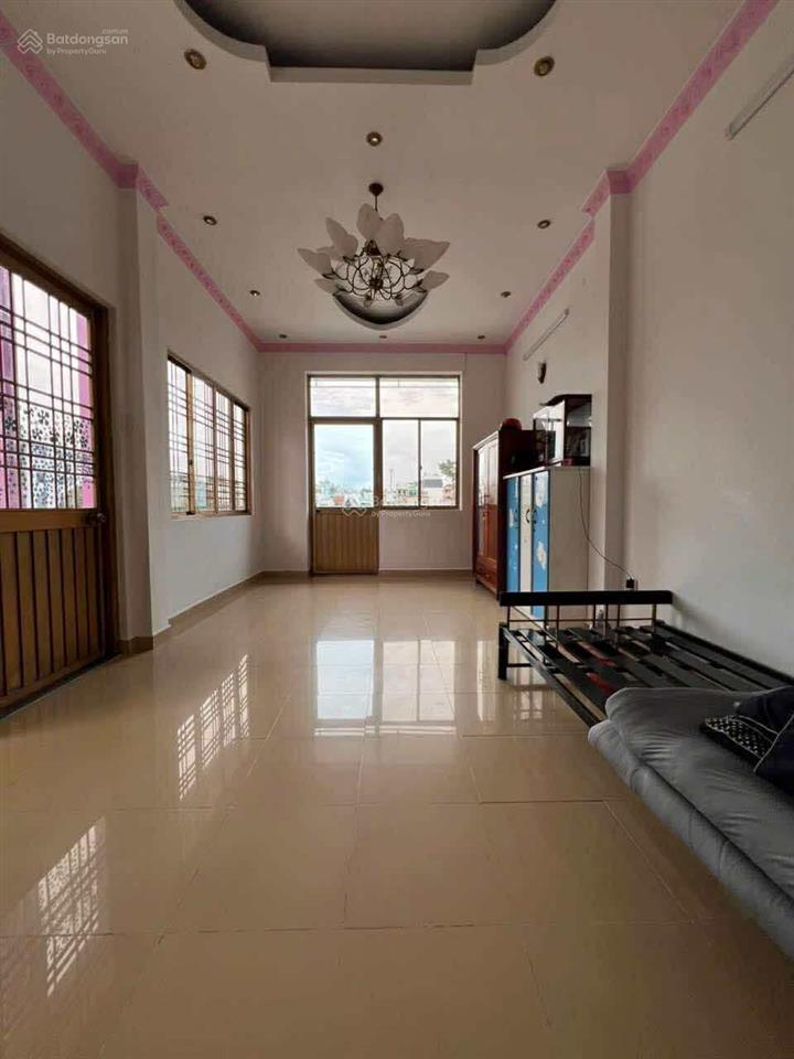 Bán nhà mặt tiền nguyễn lâm p6 q10 5pn. 4wc nhà mới cứng vô ở và kinh doanh liền. giá rẻ nhất kv