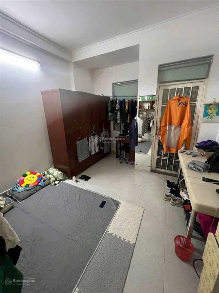 Bán nhà đường lý thái tổ p10 q10 4pn 3wckhu vực víp, đường 10mnhộn nhịp ngày đêm kinh doanh đn