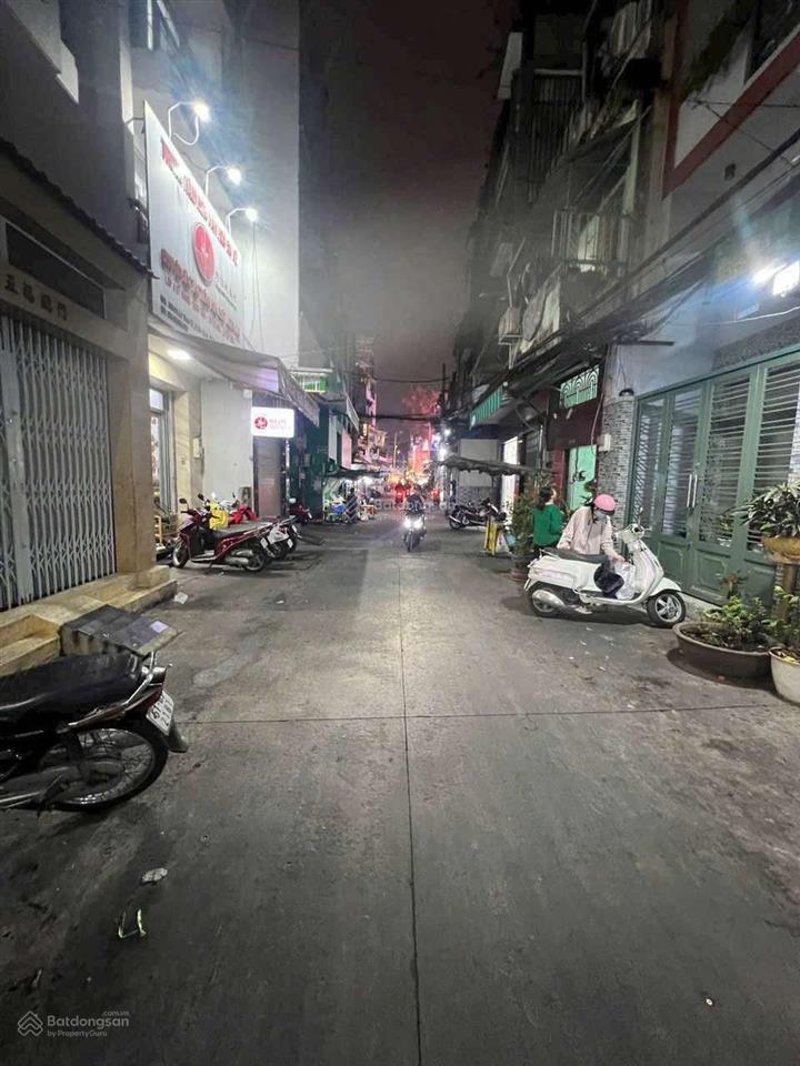 Bán nhà đường lý thái tổ p10 q10 4pn 3wckhu vực víp, đường 10mnhộn nhịp ngày đêm kinh doanh đn