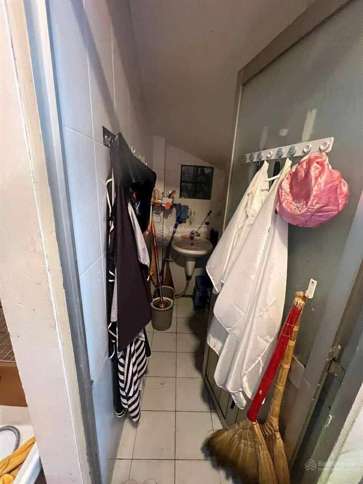 Bán nhà đường lý thái tổ p10 q10 4pn 3wckhu vực víp, đường 10mnhộn nhịp ngày đêm kinh doanh đn