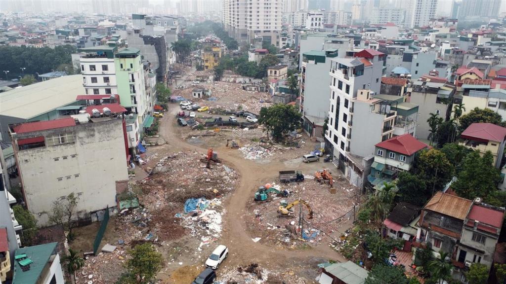 Bán nhà mặt phố nguyễn văn huyên. 125m2, mt 8m. giá 65 tỷ. gpxd 9 tầng