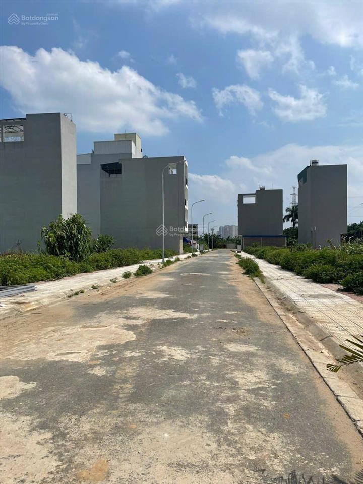 Chính chủ bán lô đất dt 50m2, mt 4,14m, hướng tây tứ trạch, vị trí ngay sau lưng đường đôi 30m