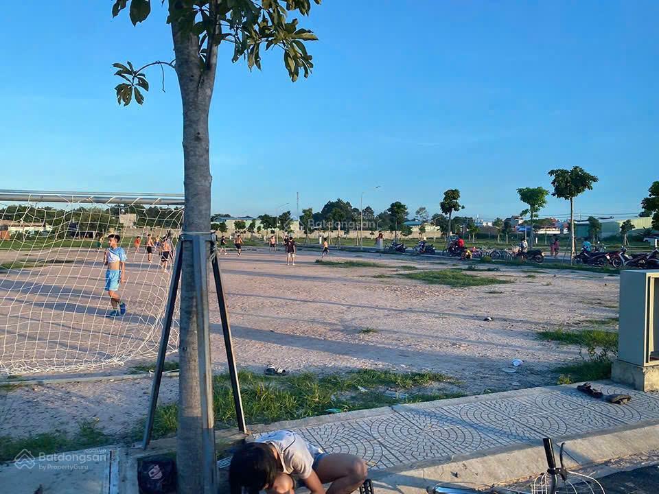 Bán đất nền cách sân bay quốc tế 5km  100m2, full thổ cư  sổ hồng sẵn  giá chỉ 10 triệu/m2