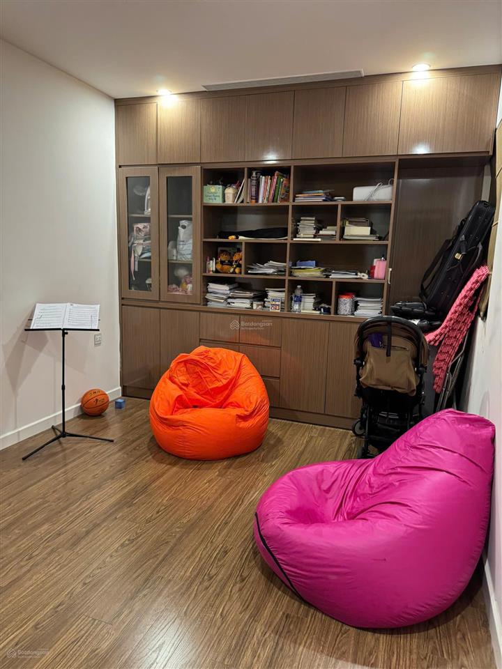 Cho thuê căn hộ sunshine city kđt ciputra98,1 m2, 3 ngủ full nt, giá 23tr/tháng có thương lượng