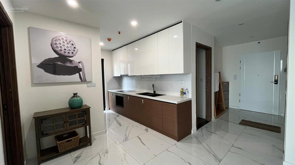 Cho thuê giá 23tr/tháng có tt căn hộ sunshine city kđt ciputra96,2m2, 3 ngủ full nội thất