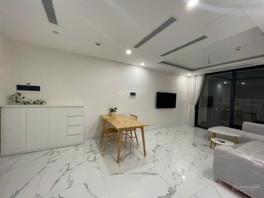 Cho thuê căn hộ sunshine city kđt ciputra  106m2, 3 ngủ 2wc + 1, giá 26 tr/tháng, thương lượng