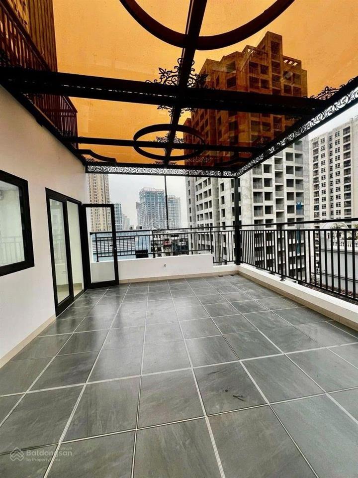 Tòa nhà building siêu đẹp phố lạc long quân 118m2  10 tầng  ôtô tránh vỉa hè kd dòng tiền 2tỷ/năm