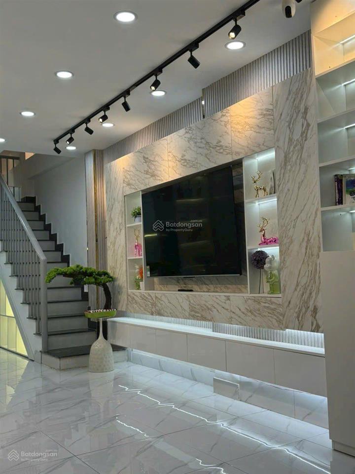 Hxh 585 nguyễn thị thập, p. tân hưng
 diện tích  4x9  hiện trạng 1 trệt 3 lầu st full nt