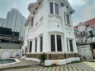 Cho thuê biệt thự nguyễn ư dĩ, thảo điền 5pn, 6wc, sân vườn hồ bơi rộng hợp làm nhà hàng, văn phòng