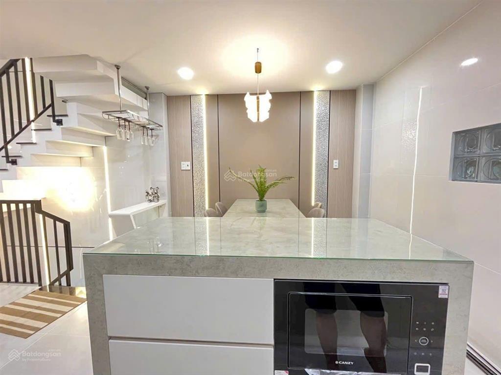 Nhà đẹp 5 tầng, mới 100%, dt (4 x 12m) full nội thất, có thang máy. giá 8,7 tỷ