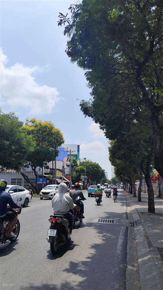 Nhà 4 tầng , sát mặt tiền xe hơi đỗ cửa ( đầm sen ) quận 11 [ 7 x 10m ] cn 70m2 ,