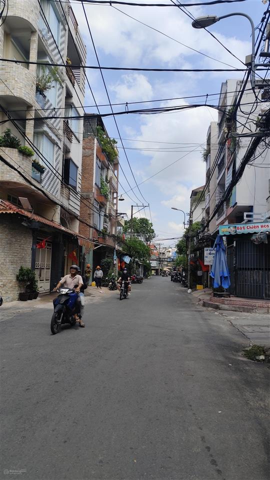** nhà khu vip 180/ lạc long quân p10q11 . diện tích [ 4 x 16m ] cn 64m2 . khu hiếm nhà bán **
