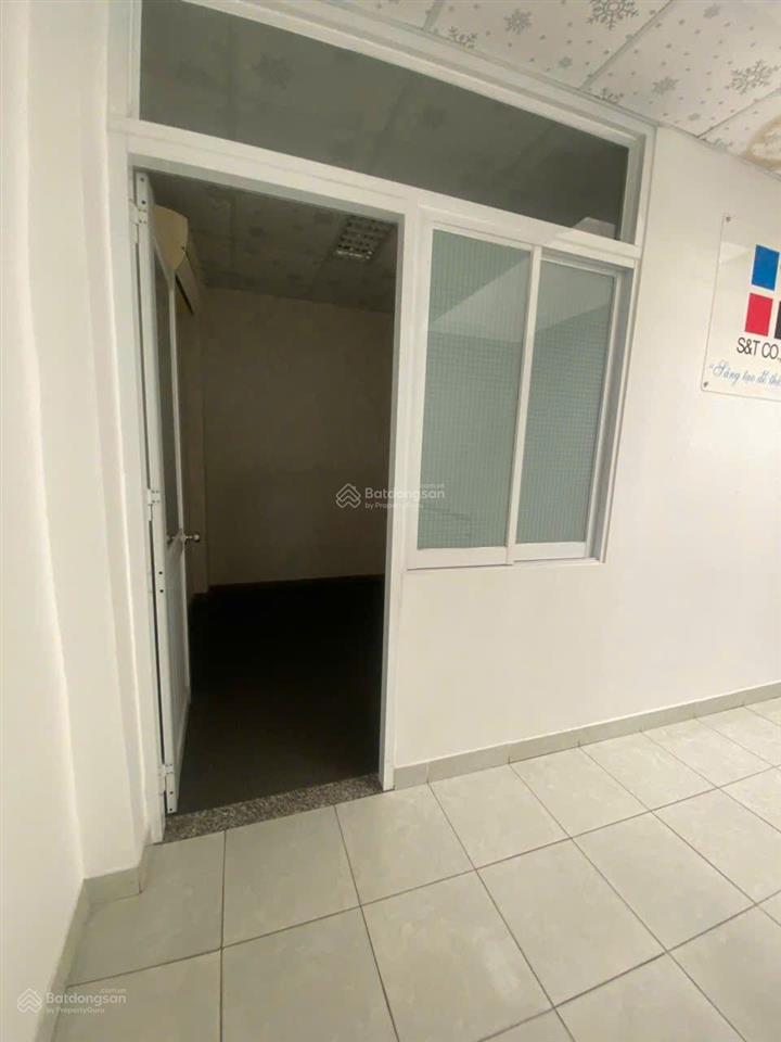 ** nhà khu vip 180/ lạc long quân p10q11 . diện tích [ 4 x 16m ] cn 64m2 . khu hiếm nhà bán **
