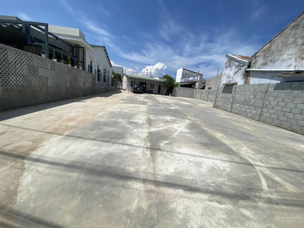 Bán nhà có đất lớn full thổ 2 mặt tiền đường nhựa, trung tâm phan rang giá rẻ