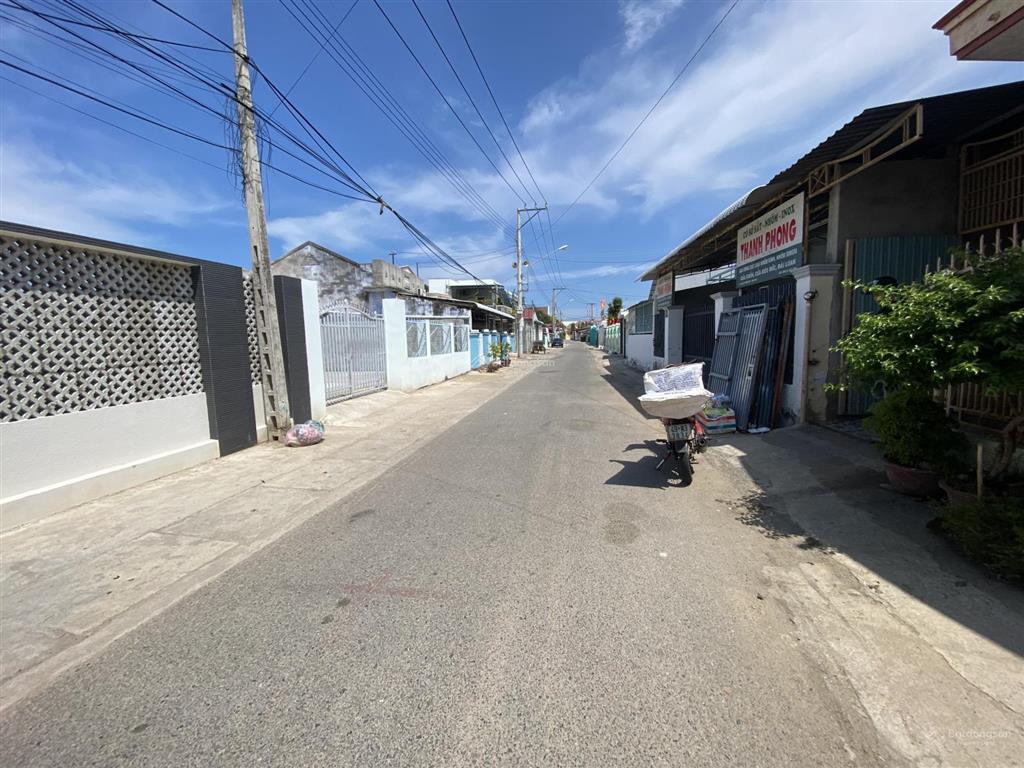 Bán nhà có đất lớn full thổ 2 mặt tiền đường nhựa, trung tâm phan rang giá rẻ
