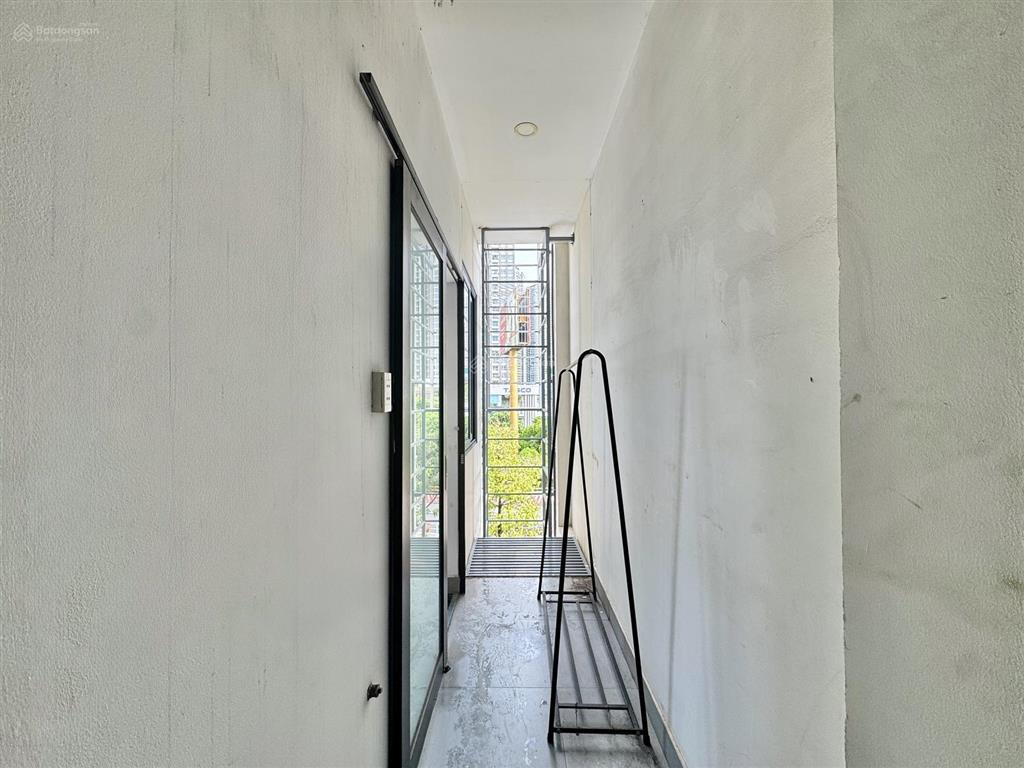 Chung cư mini 1 gác + 1 pk ngay landmark 81 đi bộ ga văn thánh, nhà thang máy full nt