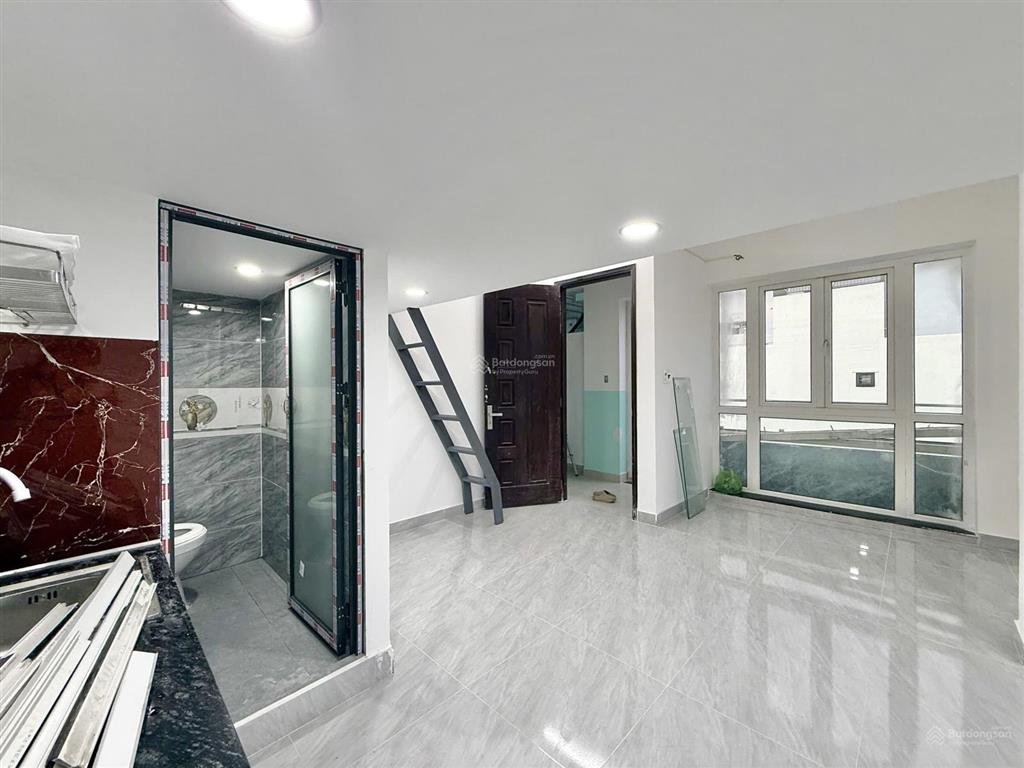 Cho thuê phòng trọ mới xây 100% có thang máy, có thể vào ở ngay, phòng rộng 40m2