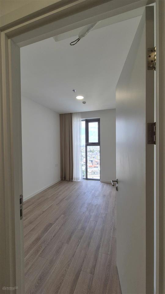 Cần bán căn 2pn2wc full nt đông nam view hồ bơi giá 6 tỷ sổ hồng sẵn