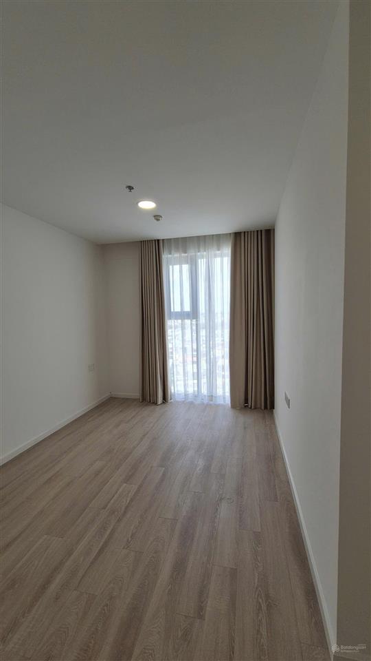 Cần bán căn 2pn2wc full nt đông nam view hồ bơi giá 6 tỷ sổ hồng sẵn