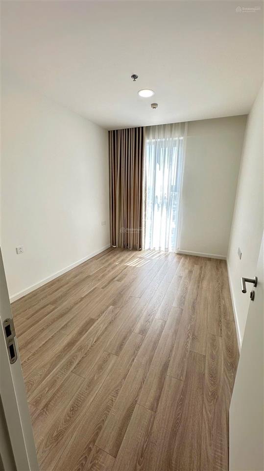 Cần bán căn 2pn2wc full nt đông nam view hồ bơi giá 6 tỷ sổ hồng sẵn