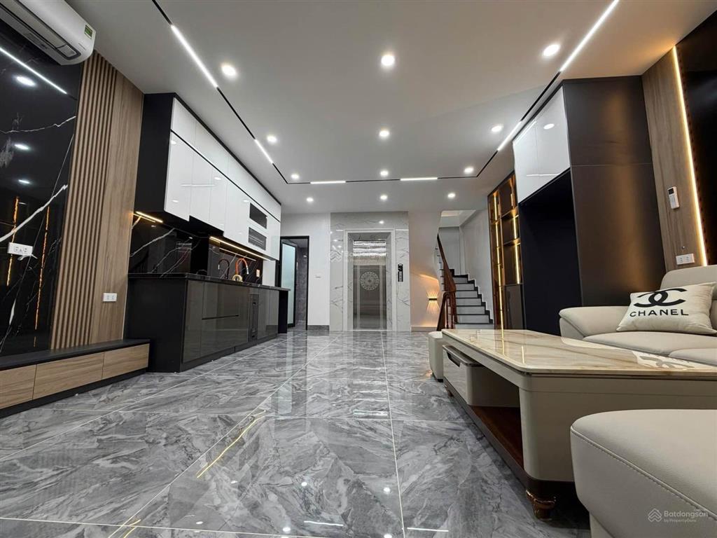 Bán nhà mặt phố hoàng mai, 50m², 6 tầng thang máy, mặt tiền 5m, ô tô tránh, kinh doanh, 17,9 tỷ