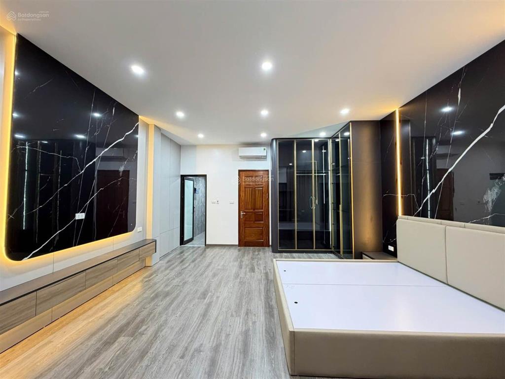 Bán nhà mặt phố hoàng mai, 50m², 6 tầng thang máy, mặt tiền 5m, ô tô tránh, kinh doanh, 17,9 tỷ
