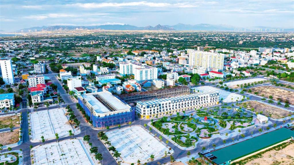 Chỉ 1,2 tỷ (30%) có nhà phố biển bình sơn ân hạn gốc lãi 24 tháng