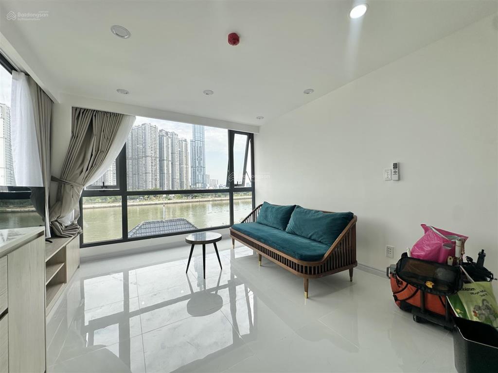 Studio/1 phòng ngủ view toàn cảnh landmark  ánh sáng tốt  ít chi phí