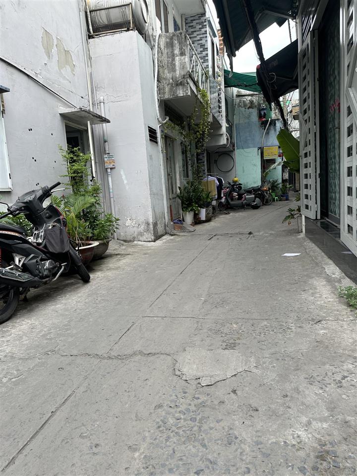 Nhà (4,4*9m) 2 tầng ở đường âu dương lân f3 q8, shriêng hoàn công đủ,tiện đi q5,1 ,  0934 123 ***