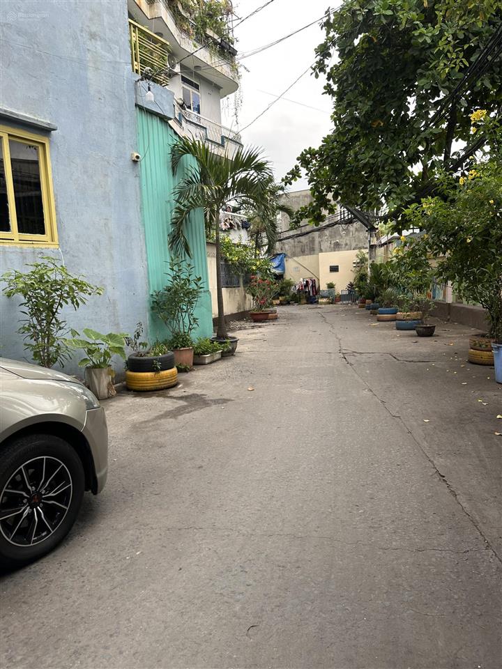 Nhà (4,4*9m) 2 tầng ở đường âu dương lân f3 q8, shriêng hoàn công đủ,tiện đi q5,1 ,  0934 123 ***