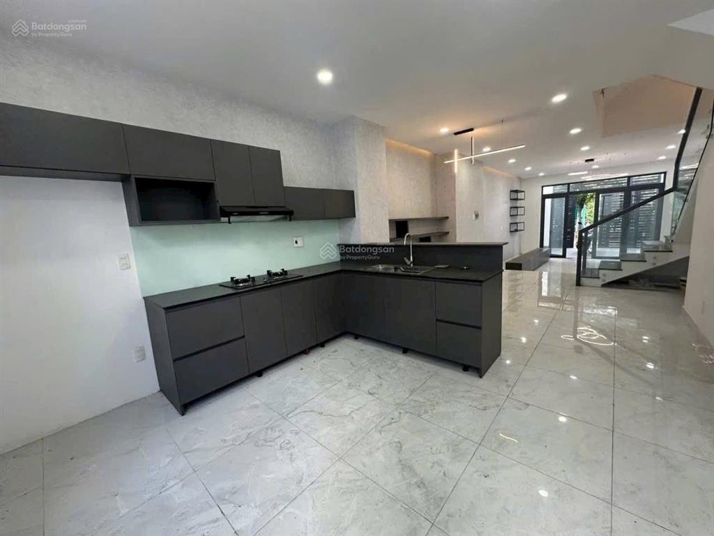 Nhà đẹp(5*20m) 4 tầng, mt đường 10m, đối diện công viên ở kdc phú lợi q8, sát dự án vành đai 2, shr