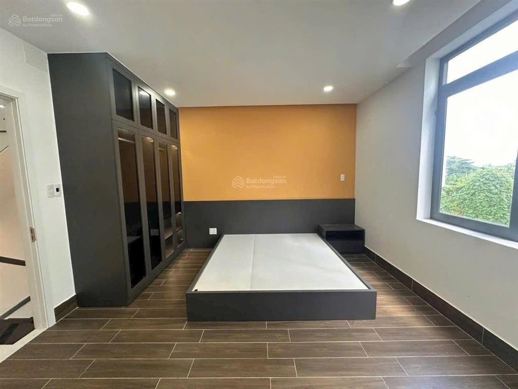 Nhà đẹp(5*20m) 4 tầng, mt đường 10m, đối diện công viên ở kdc phú lợi q8, sát dự án vành đai 2, shr