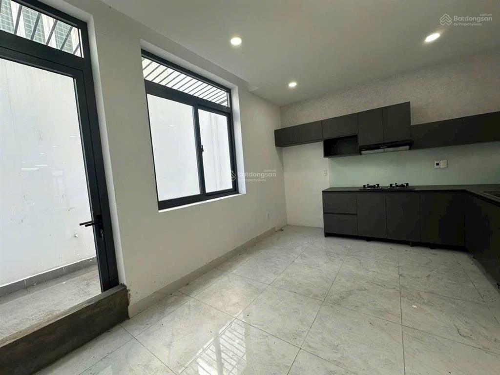 Nhà đẹp(5*20m) 4 tầng, mt đường 10m, đối diện công viên ở kdc phú lợi q8, sát dự án vành đai 2, shr