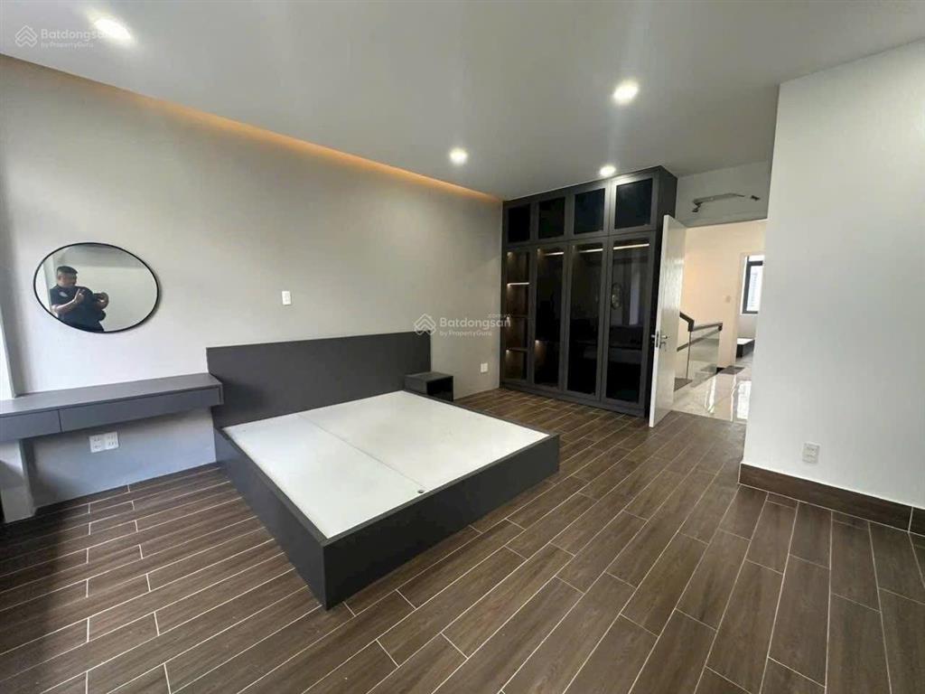 Nhà đẹp(5*20m) 4 tầng, mt đường 10m, đối diện công viên ở kdc phú lợi q8, sát dự án vành đai 2, shr