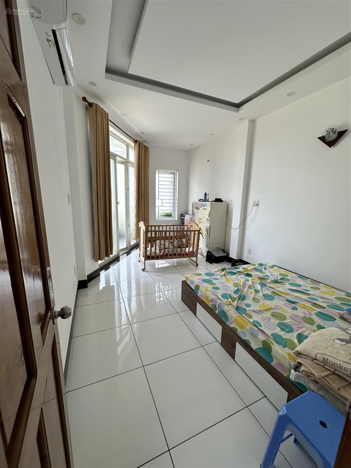 Nhà góc 4 tầng hẻm thông thoáng gần mt đường mễ cốc p15 q8! shr,  0934 123 ***