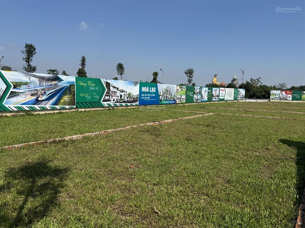 Cần tiền e bán mảnh đất tại thị trấn phúc thọ diện tích 100m2, mặt tiền 6m giá 2,1 tỷ