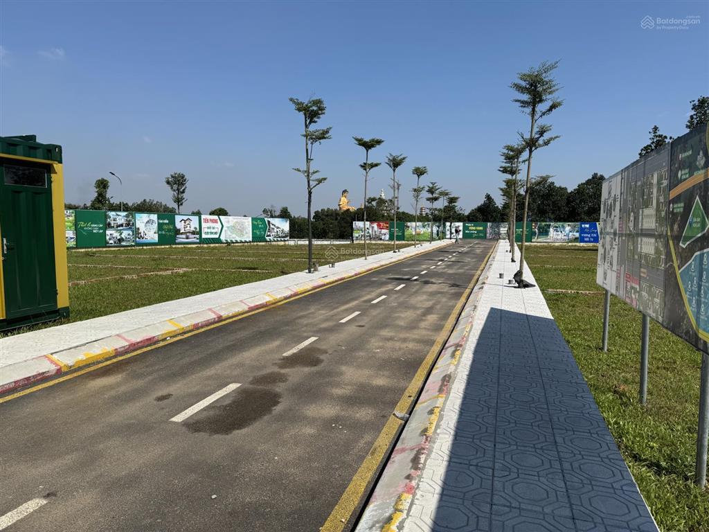 Cần tiền e bán mảnh đất tại thị trấn phúc thọ diện tích 100m2, mặt tiền 6m giá 2,1 tỷ