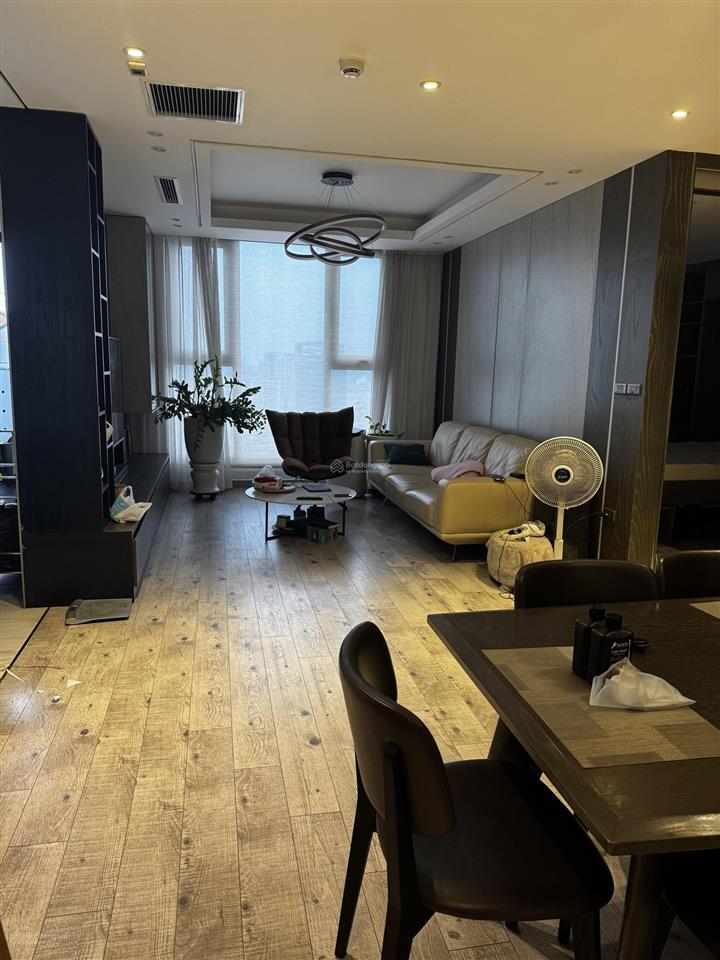 Siêu hiếm căn hộ chung cư d2 giảng võ diện tích 122m², 3 phòng ngủ, 2 vs  0913 998 ***