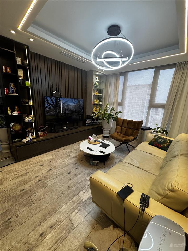 Siêu hiếm căn hộ chung cư d2 giảng võ diện tích 122m², 3 phòng ngủ, 2 vs  0913 998 ***
