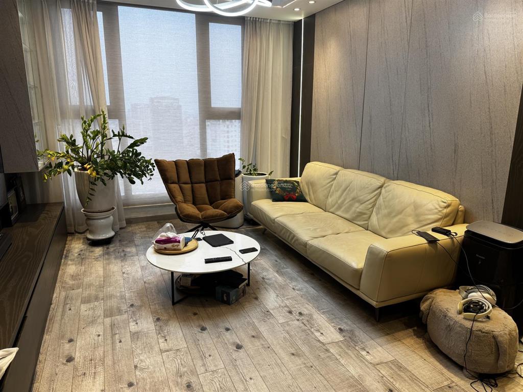 Siêu hiếm căn hộ chung cư d2 giảng võ diện tích 122m², 3 phòng ngủ, 2 vs  0913 998 ***