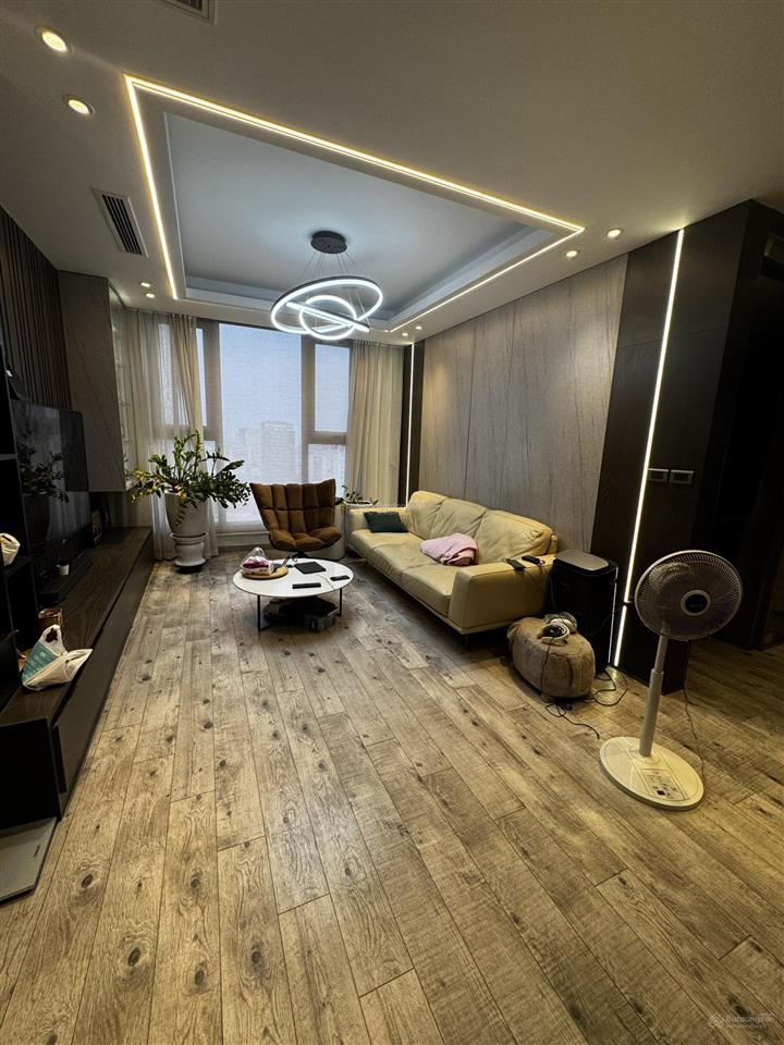 Siêu hiếm căn hộ chung cư d2 giảng võ diện tích 122m², 3 phòng ngủ, 2 vs  0913 998 ***