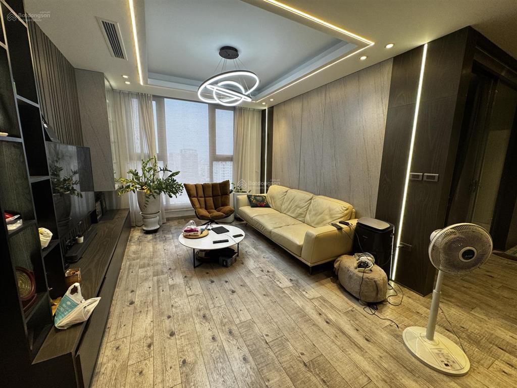Siêu hiếm căn hộ chung cư d2 giảng võ diện tích 122m², 3 phòng ngủ, 2 vs  0913 998 ***