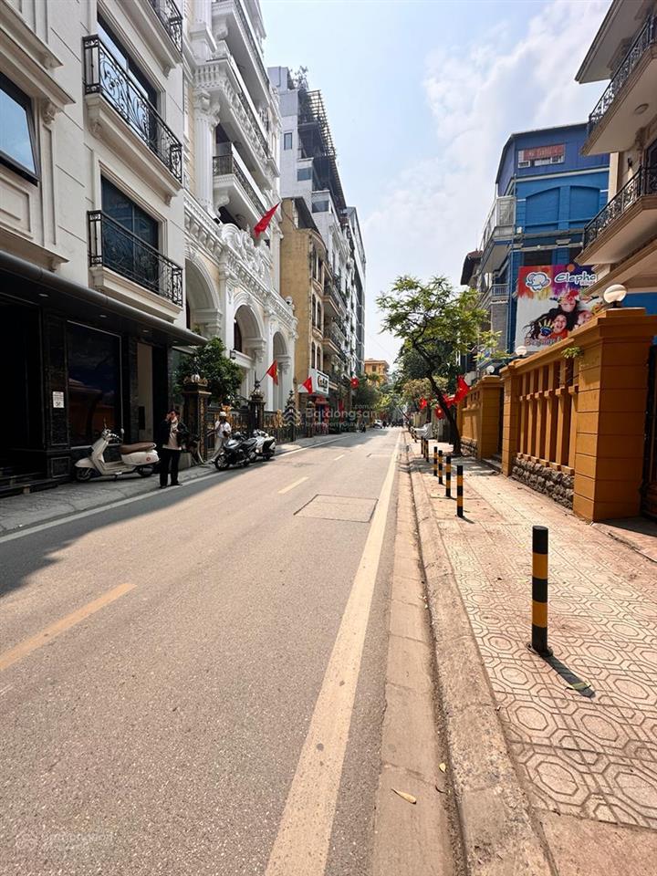 Bán nhà ngõ 39 linh lang ba đình ô tô vào nhà.
