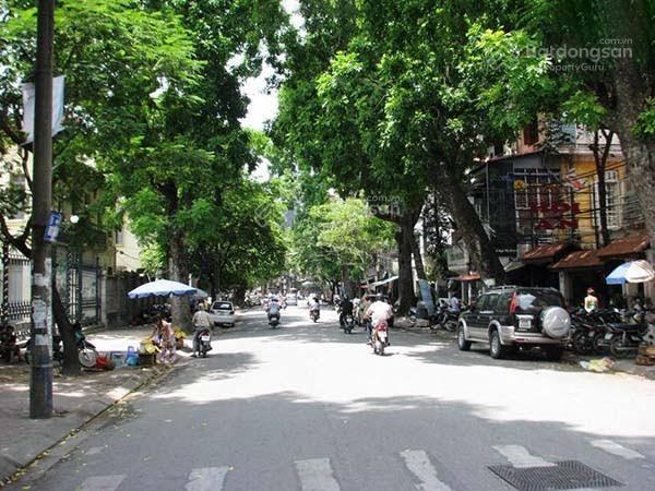 Cho thuê nhà mặt phố thi sách căn góc đẹp, vị trí kinh doanh đắc địa