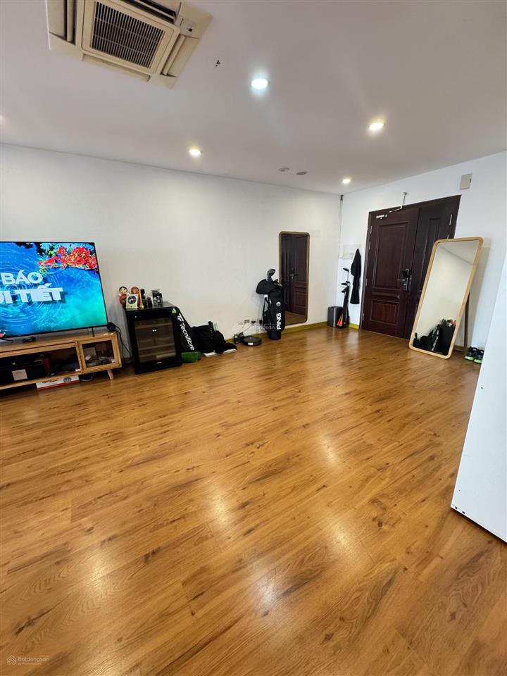 Căn hộ 93 lò đúc 150m 3pn 2vs chỉ 90tr/m