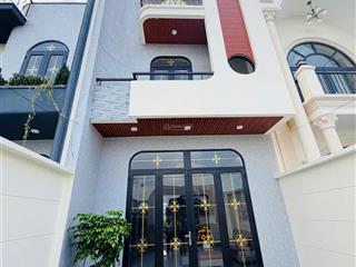 Bán nhà xây mới gần kcn cầu tràm, tây ninh, có sân vườn